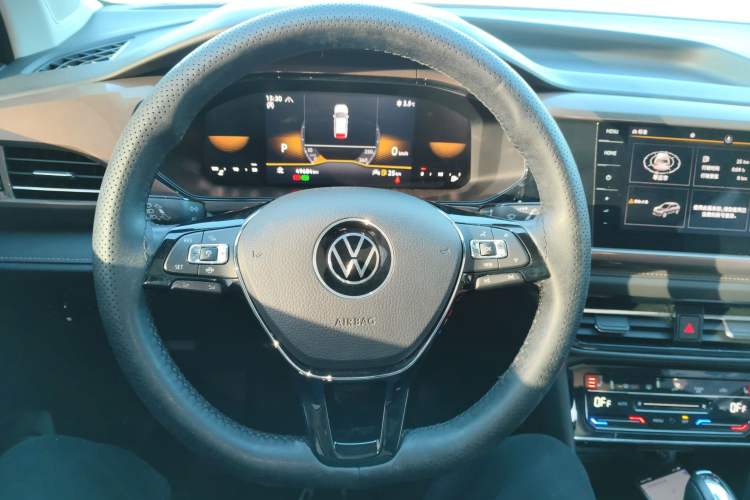 Used Volkswagen Tharu 2022 280TSI Two-Wheel-Drive Luxury Edition