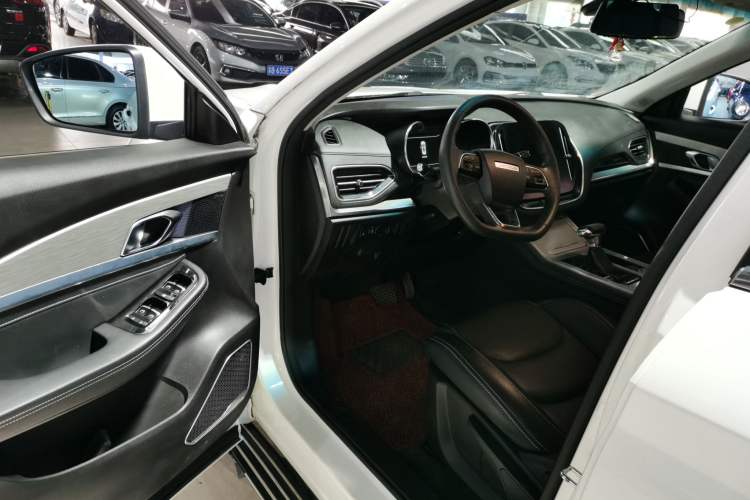 Used JETOUR X70 2020 1.5T DCT Comfort Edition 5-seater
