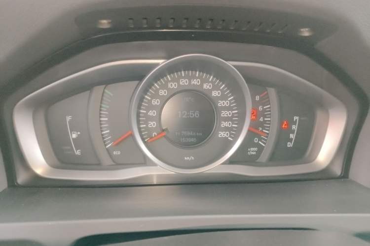 Used Volvo V60 2014 T5 Zhiyi Edition
