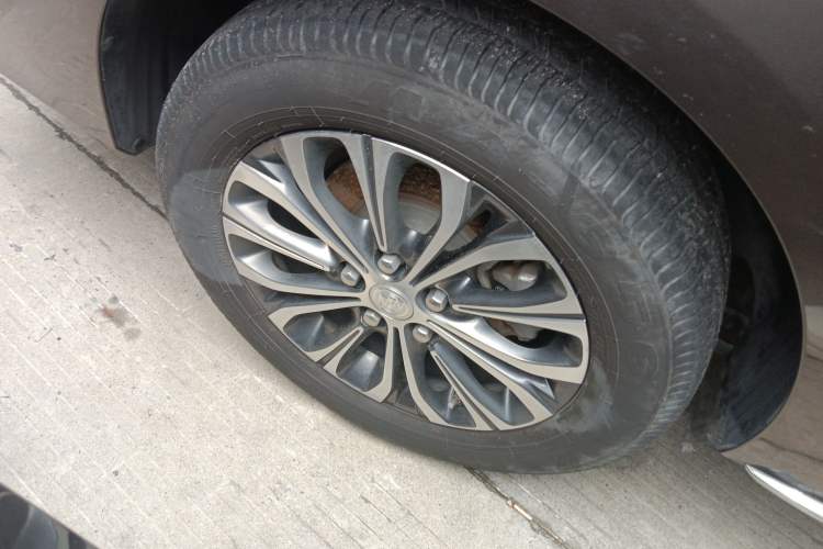 Used Buick GL8 2023 Land Executive Class Comfort Model
