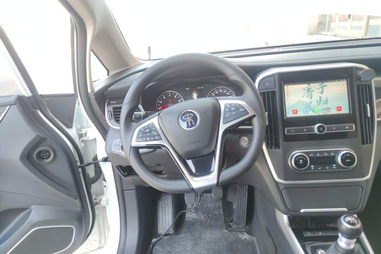 Used BYD Song MAX 2018 1.5T Manual Smart Connect Luxury 6-Seater
