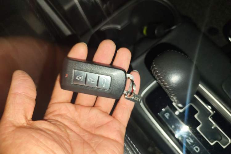 Used Mitsubishi Outlander 2016 2.4L 4x4 Elite Edition 5 Seats
