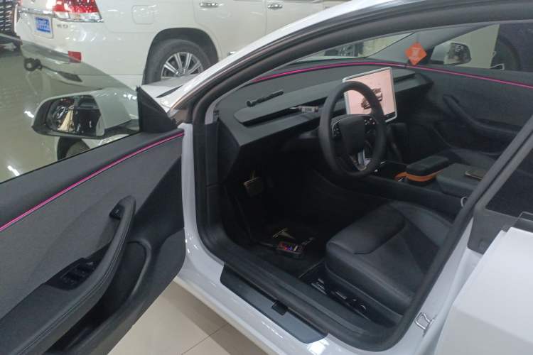 Used Tesla Model 3 2025 Rear-Wheel-Drive Version
