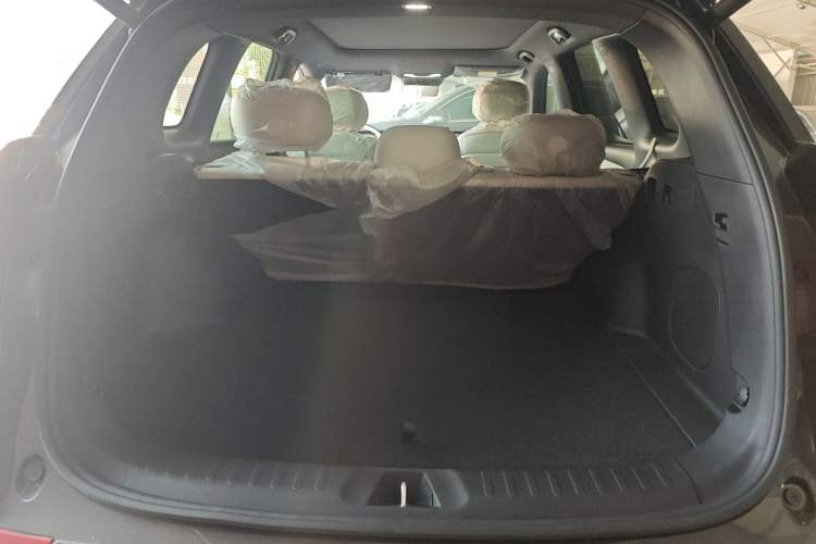 Used  Q07 2025 215 Prestige Edition
