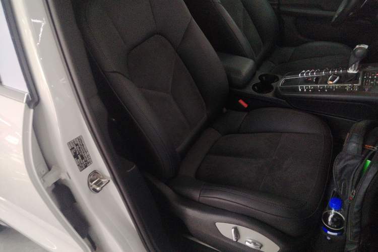 Used Porsche Macan 2021 Macan 2.0T
