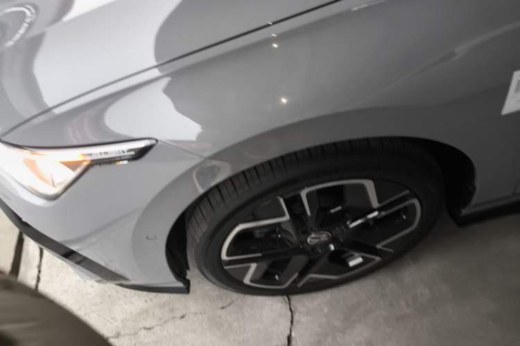 Used Volkswagen Golf 2025 300TSI R-Line
