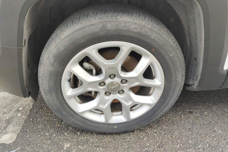 Used  Renegade 2018 Connected Large Screen Version 180T Automatic High-Energy Edition