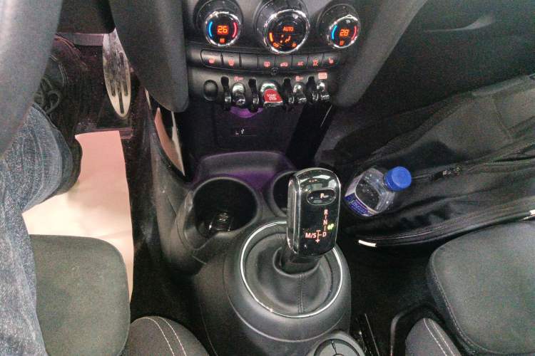 Used  MINI 2019 1.5T COOPER Racing Edition Five-Door Model