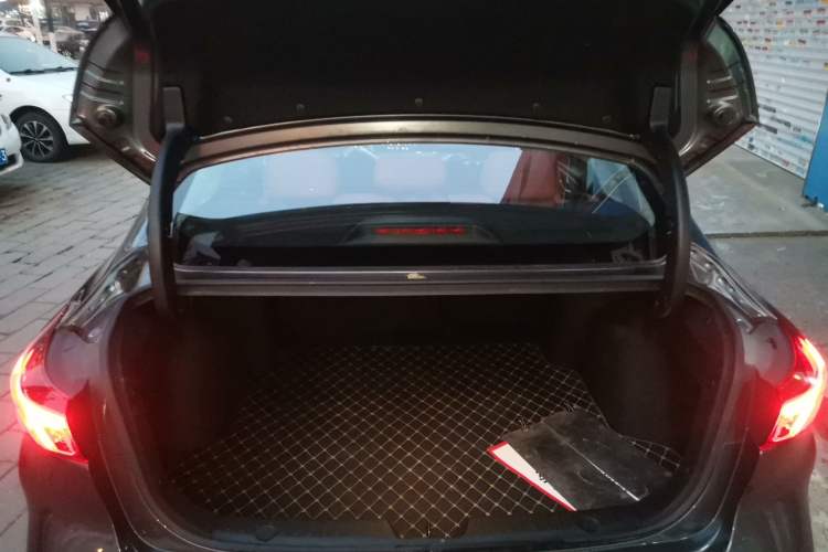 Used Changan Eado 2022 PLUS Blue Whale NE 1.4T GDI DCT Prestige Edition
