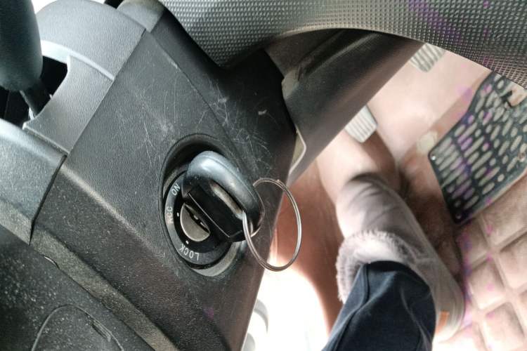 Used Chevrolet Sail 2013 Sedan 1.4L Manual - Youyi Happiness Edition