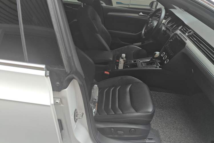 Used Volkswagen FAW-Volkswagen CC 2019 330TSI Glamour Edition China VI
