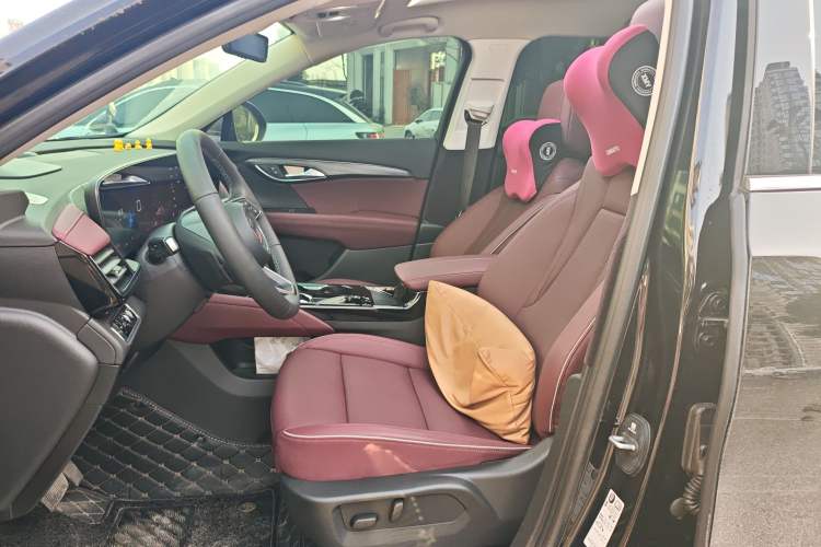 Used Buick Envision 2026 Model Equinox Plus 28T Two-Wheel-Drive Platinum Edition
