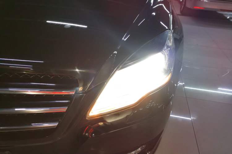 Used Mercedes-Benz R-Class 2017 R 320 4MATIC Business Edition Prestige Model