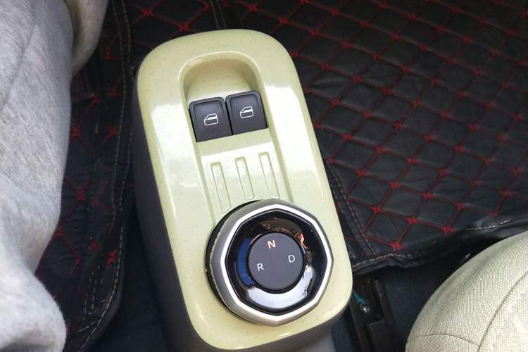 Used  Panda 2024 Facelifted Panda Mini 200km Dragon Edition
