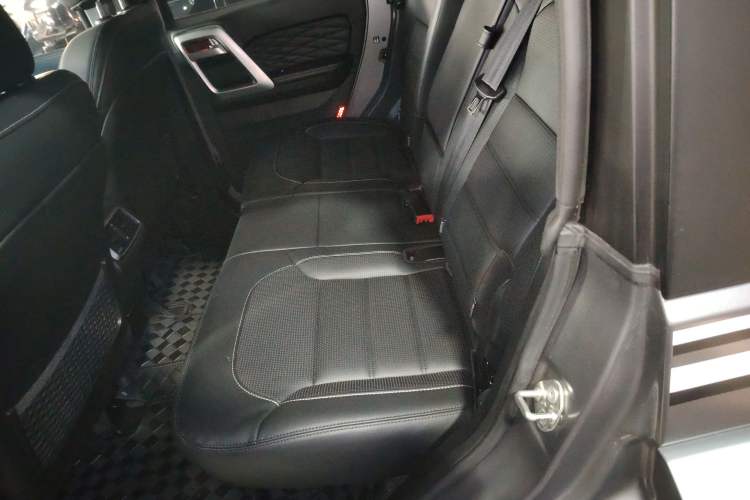 Used  BJ40 2023 2.0T Automatic Four-Wheel Drive Ring of the Tower Champion Edition
