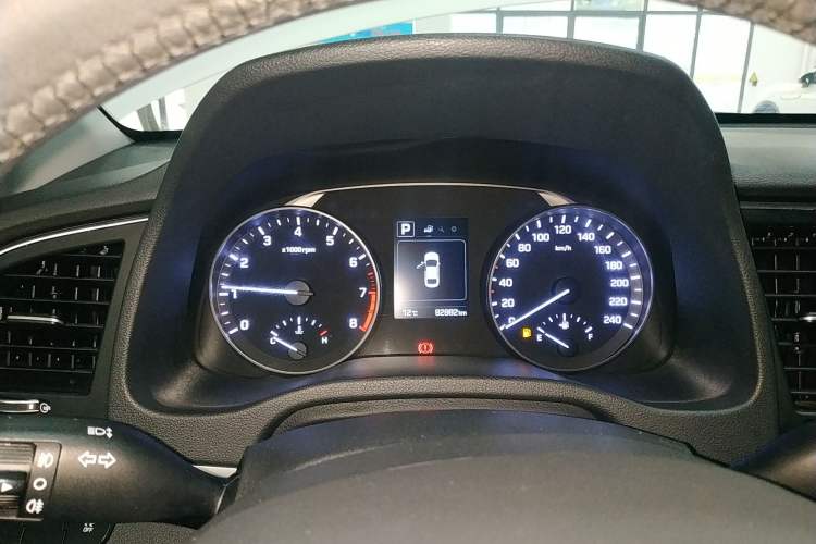 Used Hyundai Elantra 2016 1.6L Automatic ZhiXuan – Elite Version