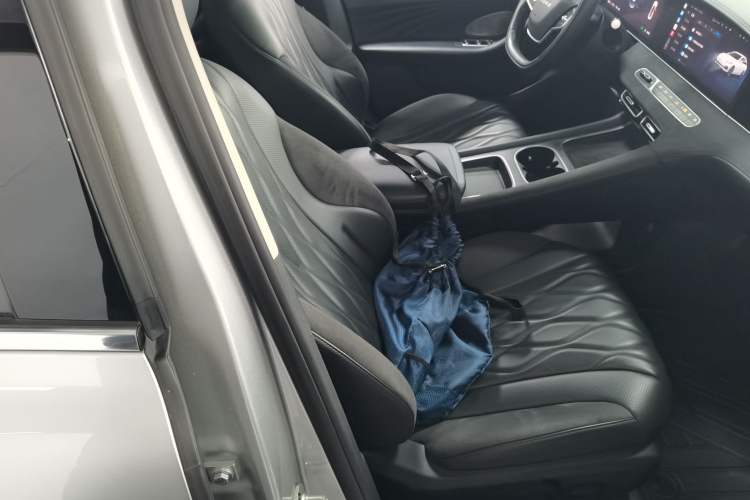 Used Roewe D7 2023 DMH 125km Flagship Edition
