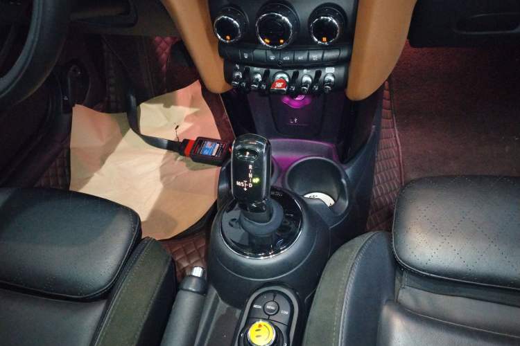 Used  MINI 2020 1.5T COOPER Artist
