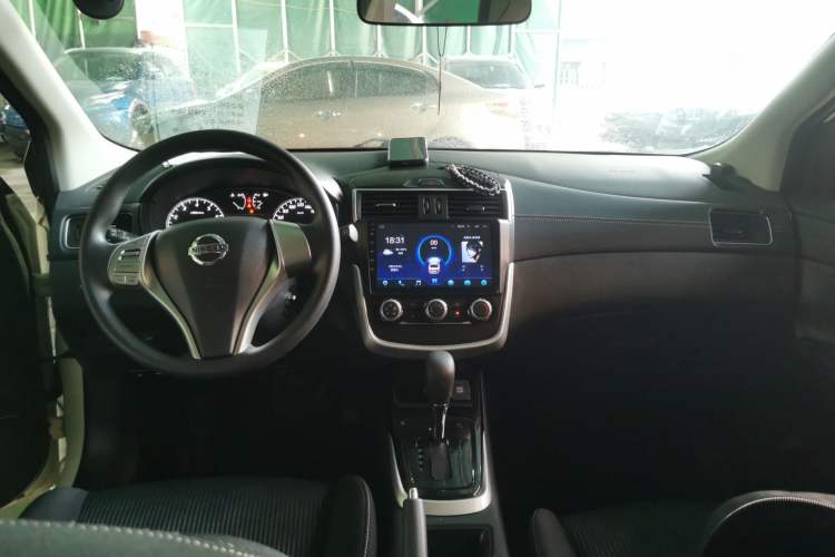 Used Nissan Tiida 2016 1.6L CVT Cool Dynamic Edition
