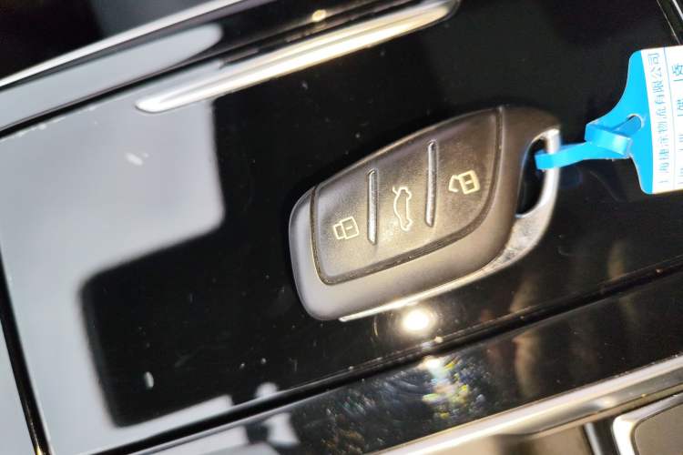 Used Roewe i6 MAX New Energy 2020 1.5T PHEV Cool & Spacious Skyroof Intelligent Drive Supreme Edition
