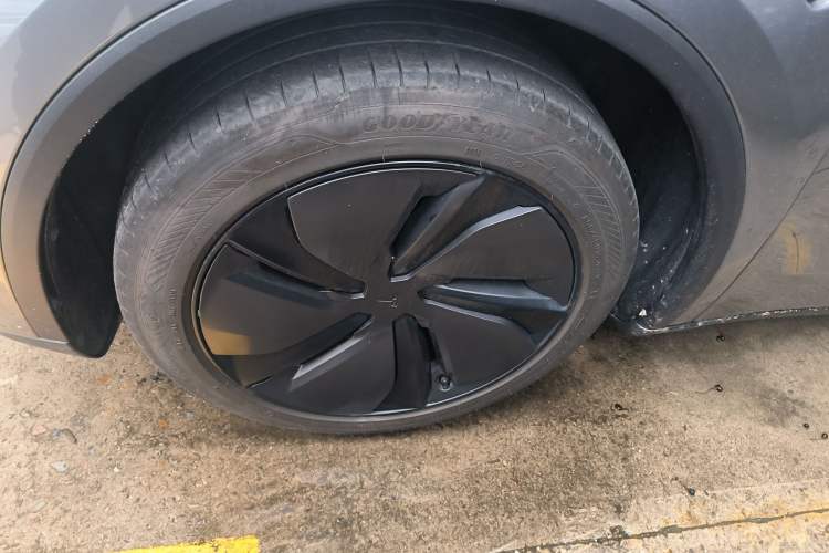 Used Tesla Model Y 2025 Rear-Wheel Drive First Edition