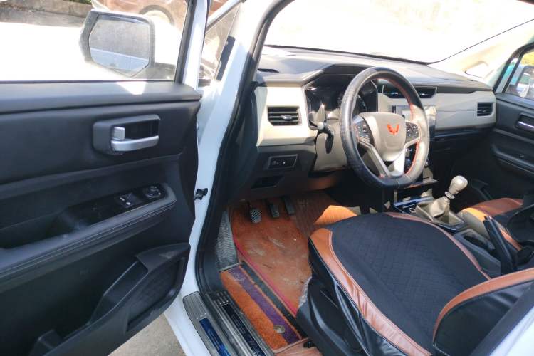 Used Wuling Zhengcheng 2021 1.5T Manual Luxury Version
