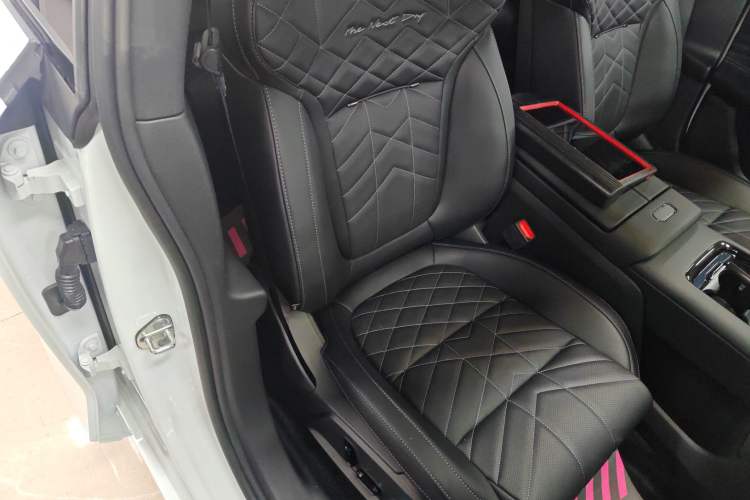 Used Lynk & Co Lynk & Co 10 EM-P 