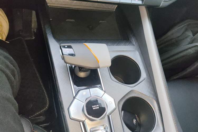 Used Changan UNI-V 2022 1.5T Smart Navigation Version
