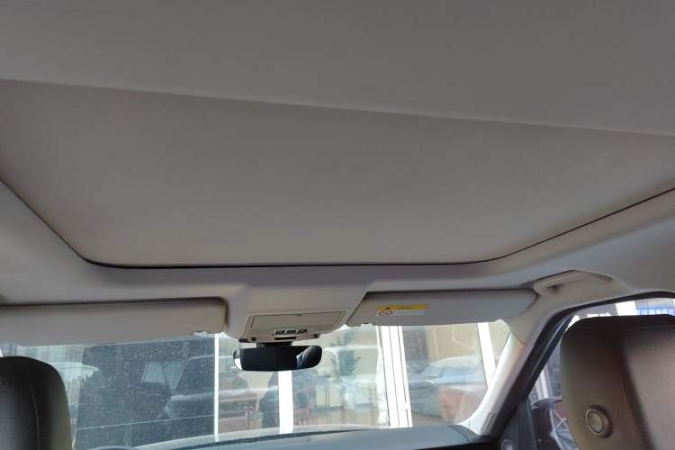 Used Land Rover Discovery 2018 2.0T SE
