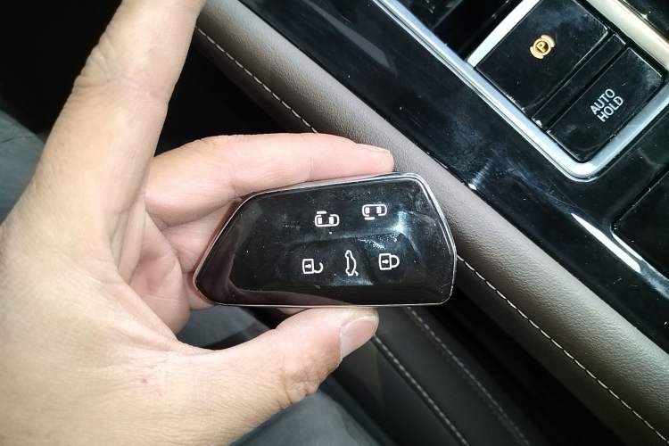 Used Volkswagen Viloran 2024 330TSI Luxury Edition