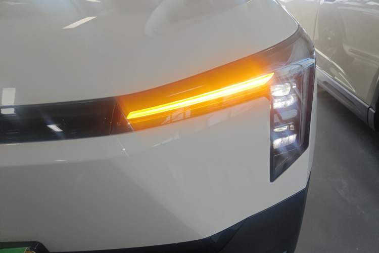 Used Dongfeng NAMMI 06 2025 401 Air