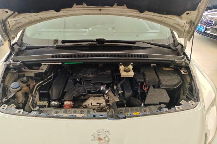 Used Peugeot 3008 2015 1.6THP Automatic Classic Edition
