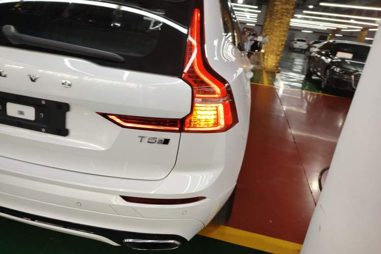 Used Volvo XC60 2019 T5 4x4 Zhiyuan Sport Edition China V Standard
