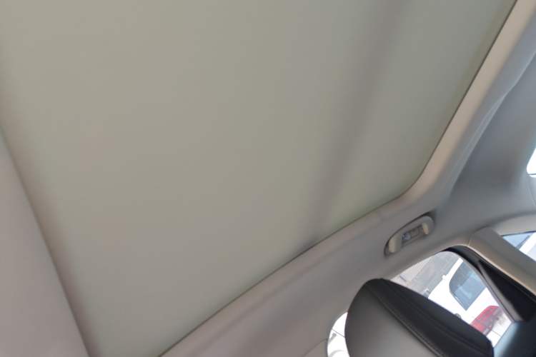 Used Roewe D7 2023 DMH 125km Excellence Edition