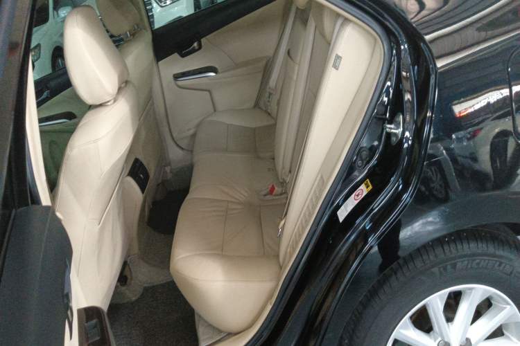 Used Toyota Camry 2015 Dual-Engine 2.5 HG Luxury Navigation Edition
