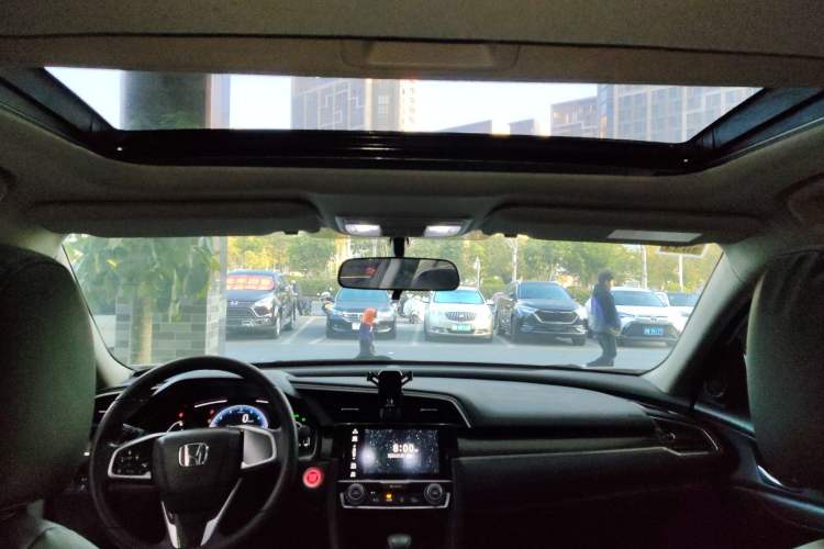 Used Honda Civic 2021 HATCHBACK 220TURBO CVT New Trendsetter
