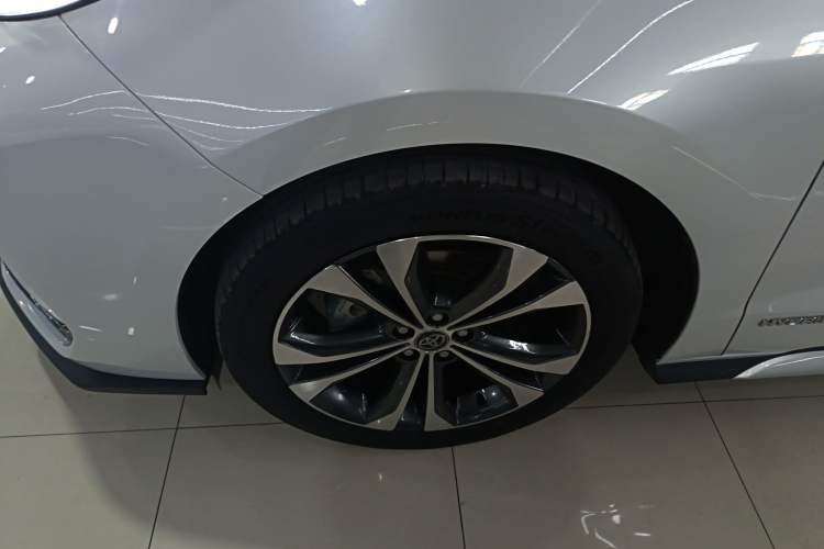 Used Toyota Granvia 2023 2.5L Hybrid Prestige PLUS Edition
