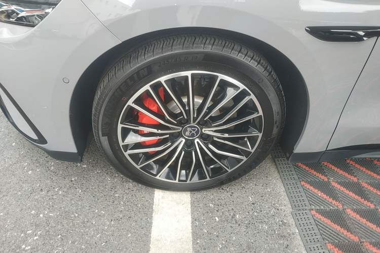 Used BYD Han 2025 EV with 701 km of Laser Radar-Enabled Intelligent Driving