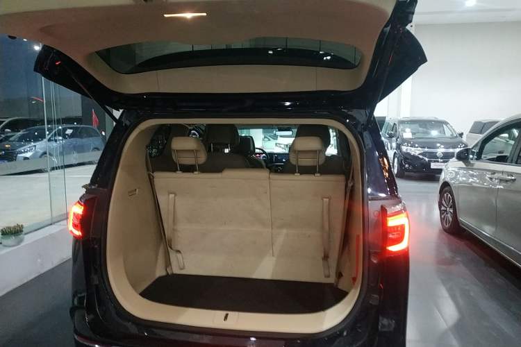 Used Buick GL8 2023 ES Lu Zun Deluxe Model
