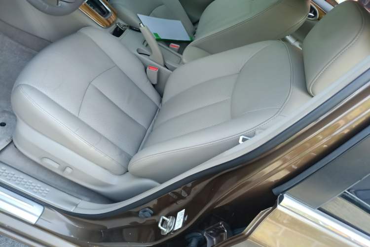 Used Nissan Sylphy 2014 1.6XV CVT Deluxe Edition
