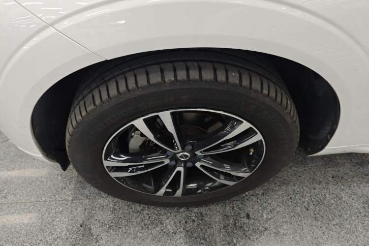 Used Volvo XC60 2019 T5 4x4 Zhiyuan Edition China VI Standard
