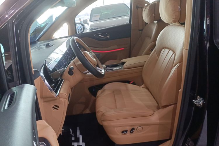 Used VOYAH Dream 2024 PHEV Extended-Range Premium Edition
