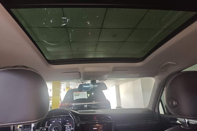 Used Volkswagen Tiguan L 2021 330TSI Automatic Two-Wheel Drive R-Line Enhanced Edition
