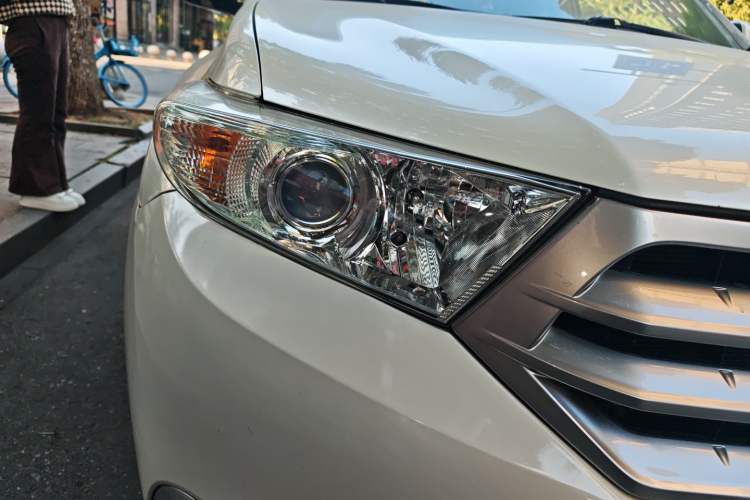 Used Toyota Highlander 2012 2.7L Two-Wheel Drive 7-Seater Ultimate Edition
