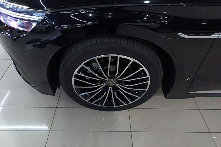 Used BYD Han 2024 EV Glory Edition 506KM Front-Wheel-Drive Premium Model
