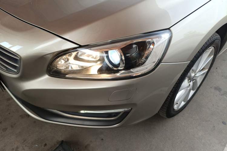 Used Volvo S60 2016 S60L T4 Zhiyuan Edition
