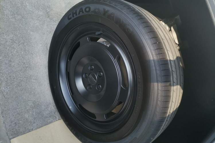 Used  V23 2025 401 Two-Wheel Drive Advanced Edition