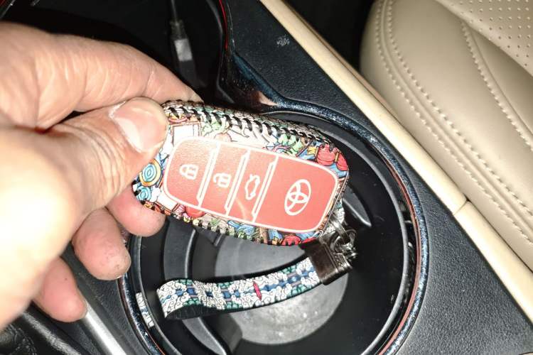 Used Toyota Highlander 2018 2.0T Two-Wheel Drive Elite Edition 7 Seats China VI Standard
