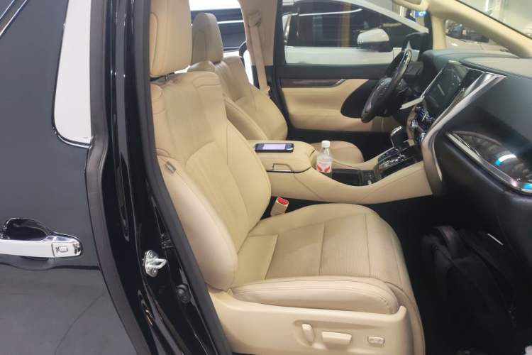 Used Toyota Alphard 2021 Dual-Engine 2.5L Prestige Edition
