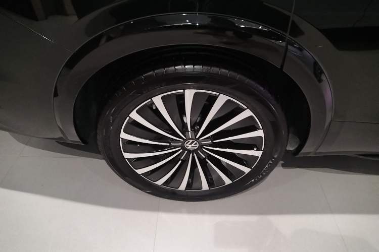 Used Volkswagen Viloran 2024 380TSI Premium Edition